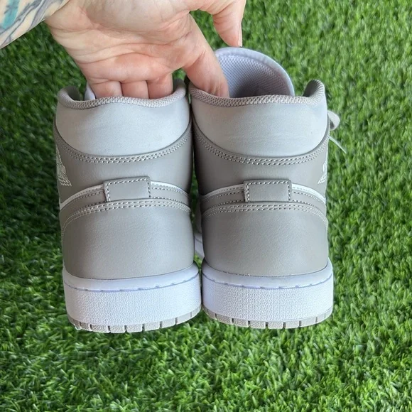 AIR JORDAN 1 MID Linen size 9.5 - Picture 4 of 10